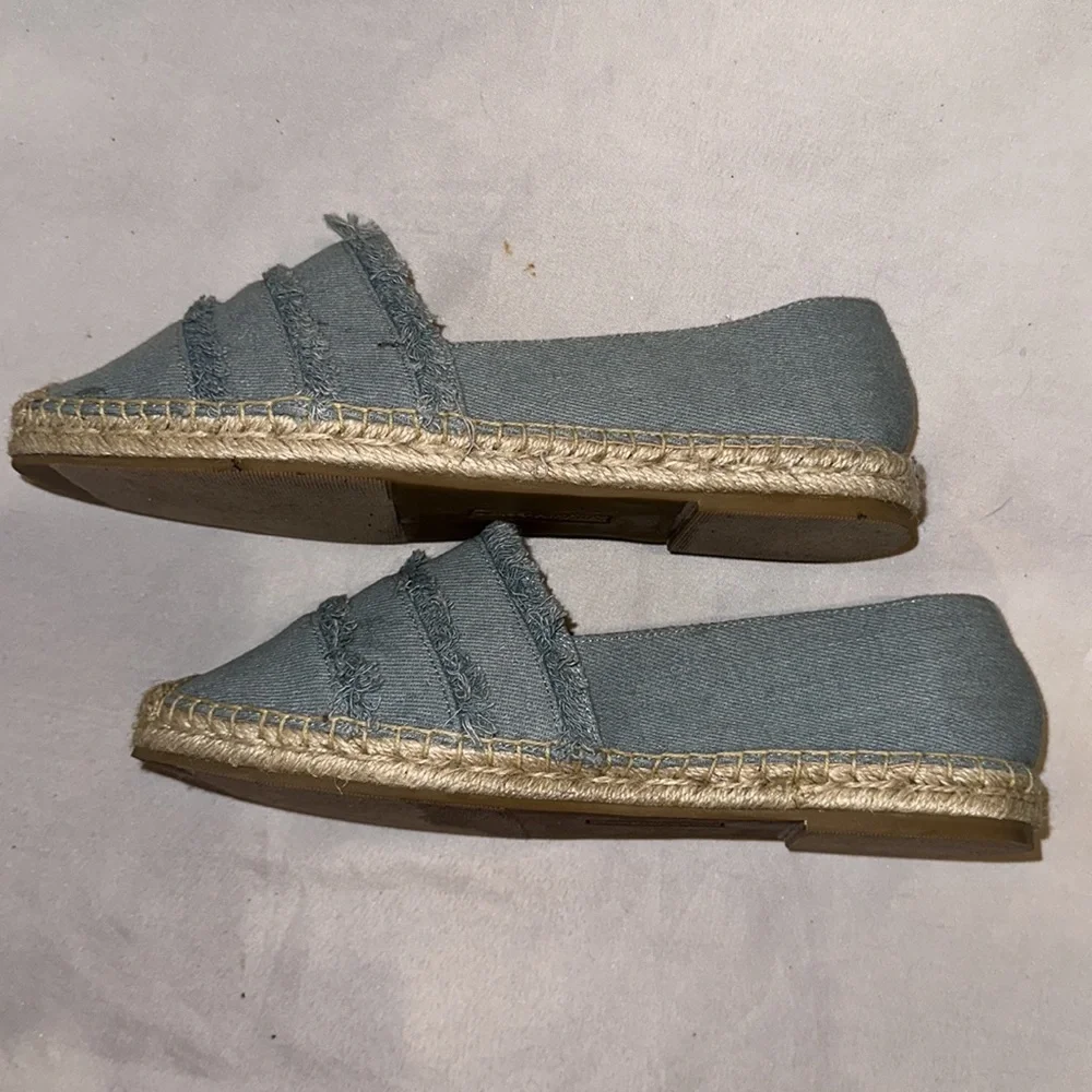 Comfort View frayed jean espadrilles, size 8 wide
